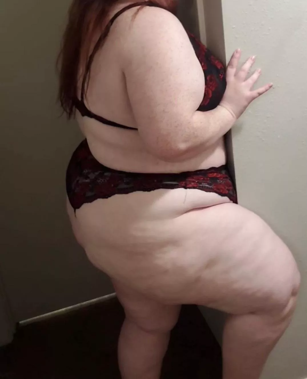 Have me with your morning coffee? 🤤