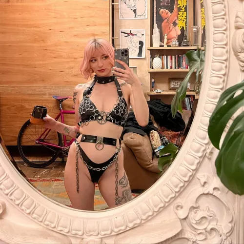 Hit a arrow for now for instant surprise and humiliation task ! 😈