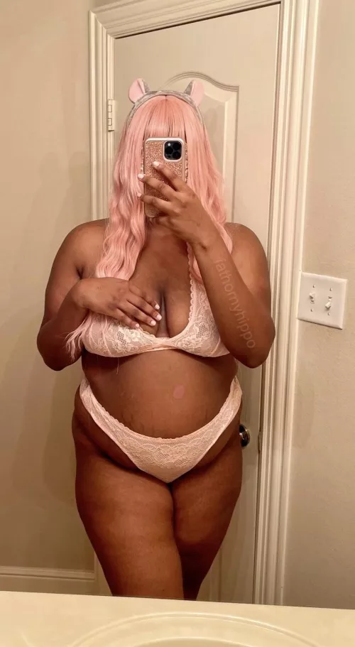 Hold me in your arms? 💕