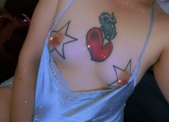 Hubby’s away and wifey wants to play 😍