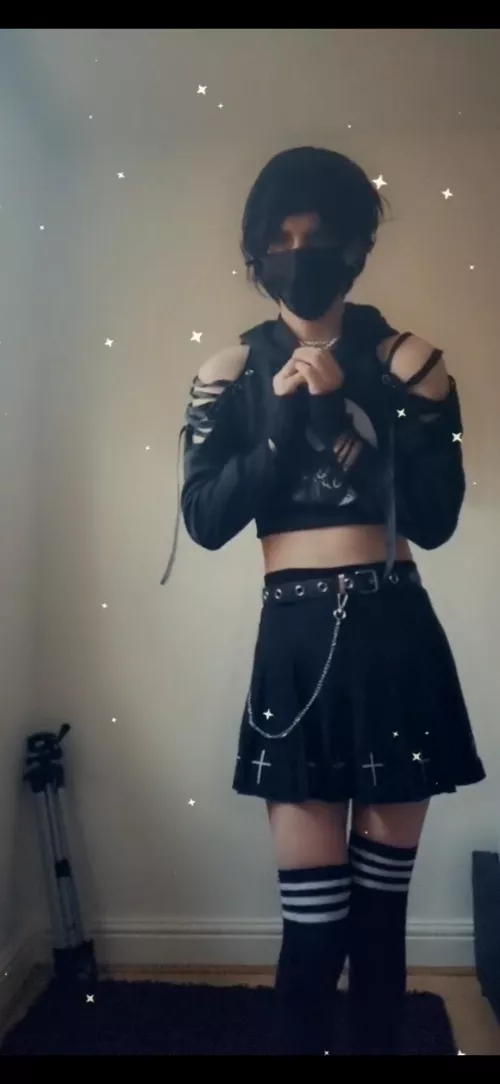 I can't lie im extremely nervous iv only been doing this for less than a month 😣 my parents don't know I do this at all