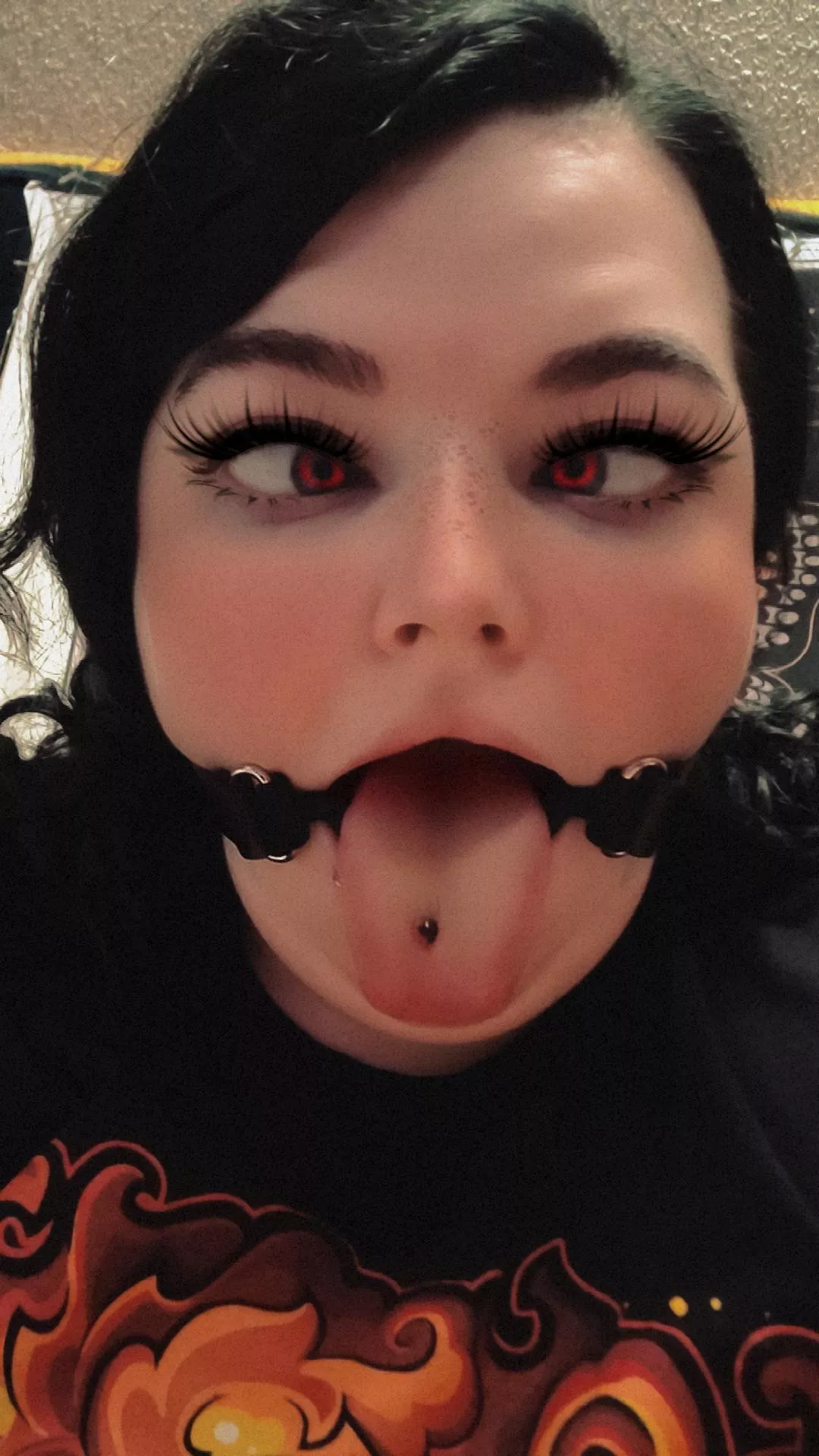 I got a new toy to help train me to hold my ahegao pose for as long as you want me to 🥵