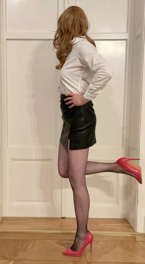 I just feel so sexy in this outfit…