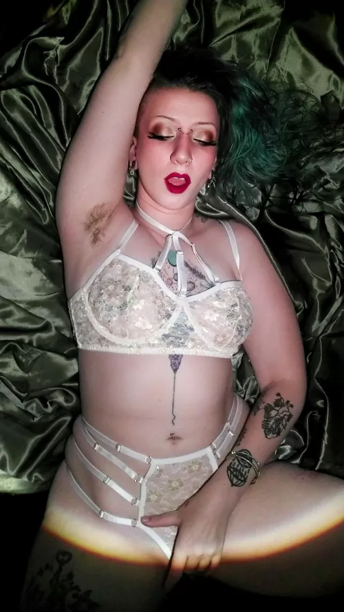 i love my hairy pits so fucking much 🥰