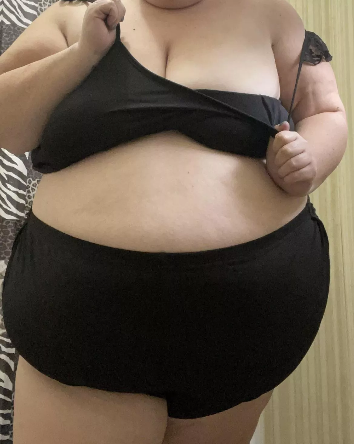 I never know what to do with my hands! 😂