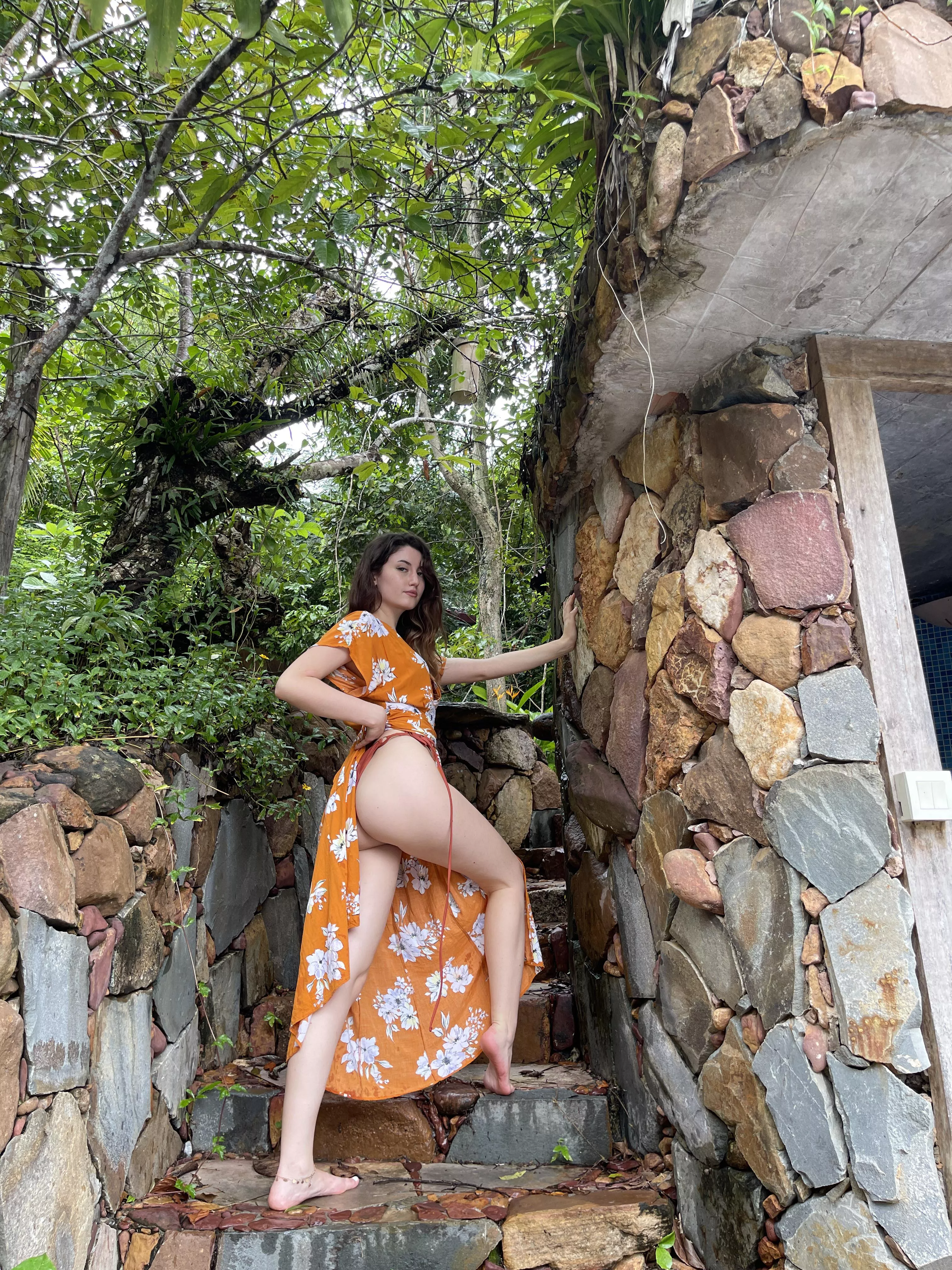 I occasionally admire my own legs ☺️