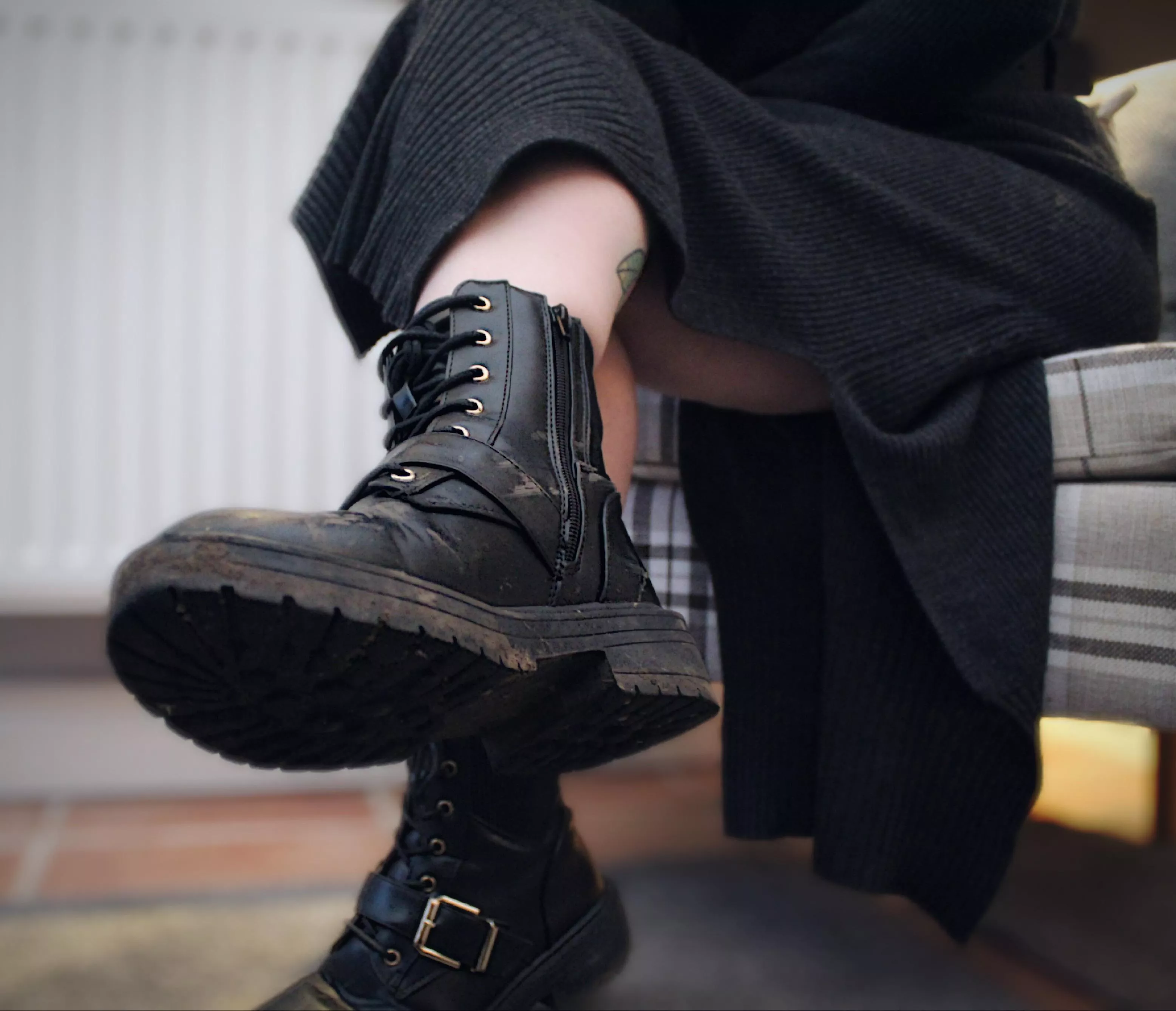 I want you to sit there and lick every last bit of mud from my boots. If you do a good job then maybe I’ll let you touch yourself to the scent of sweaty feet and hot leather as I slowly unzip them in front of your nose… sound good? [domme]