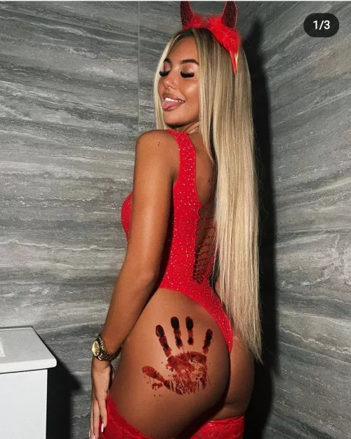 I would love to leave handprints like that on Susan's cheeks