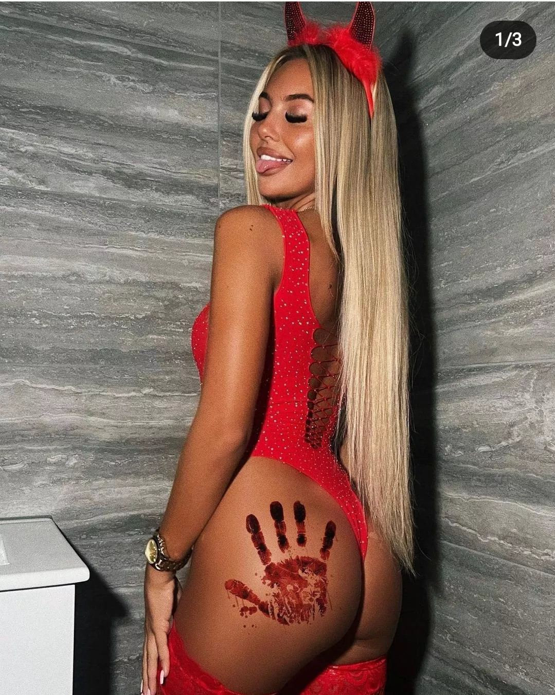 I would love to leave handprints like that on Susan's cheeks