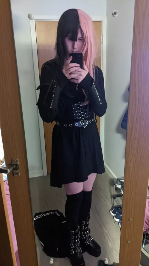 Is edgy time today >:3