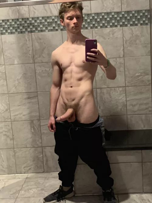 Just a post gym selfie