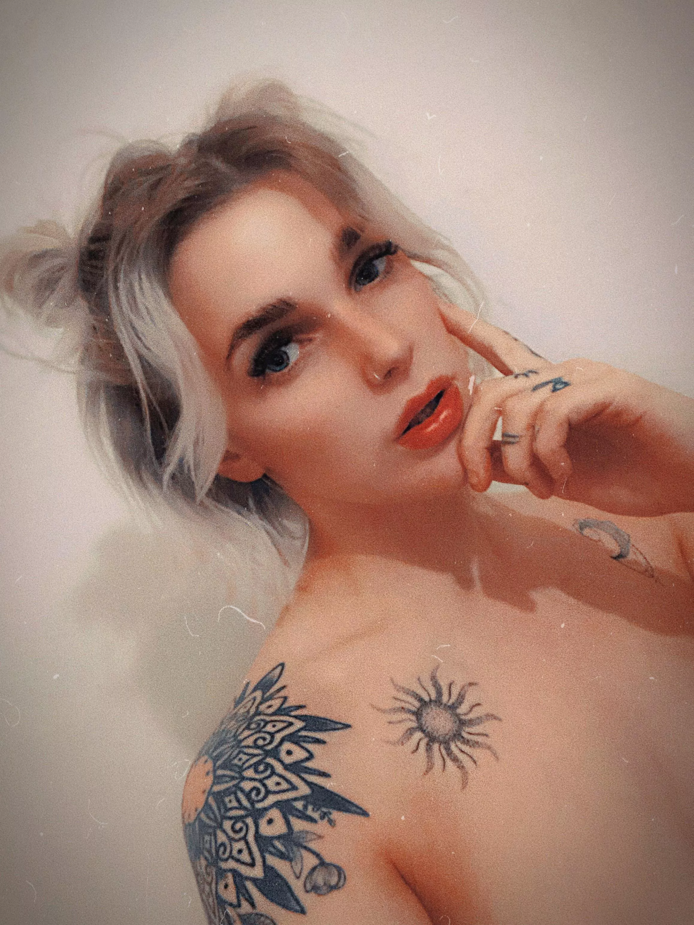 Lea (@peachess_n_creamm) [instagram]