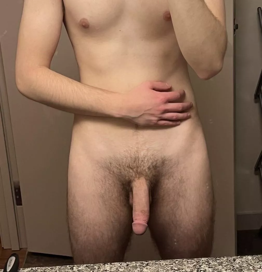 [m] 22 - I suck at taking photos but promise I look better in person :)