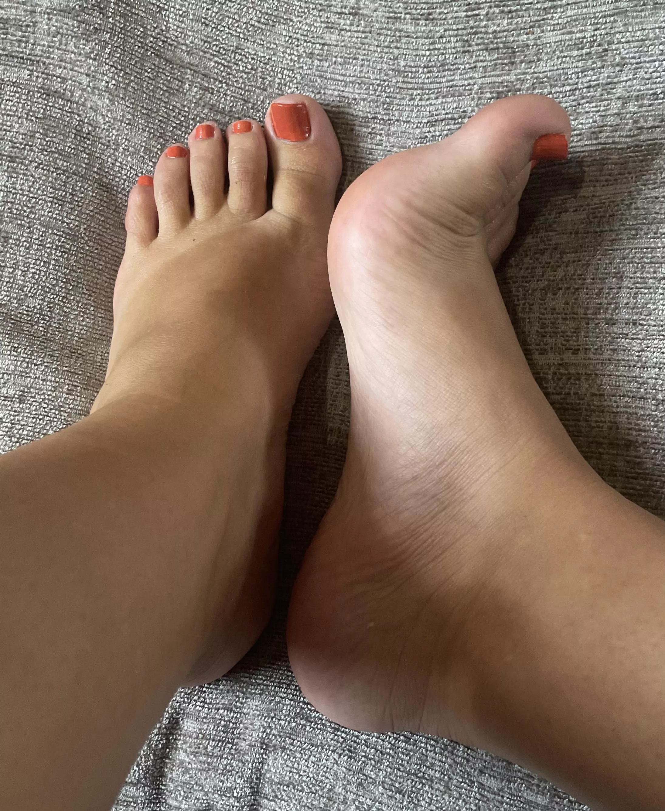 My feet need worshiping 🙌