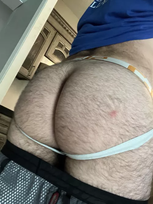 Need someone to spread my cheeks 🍆💦