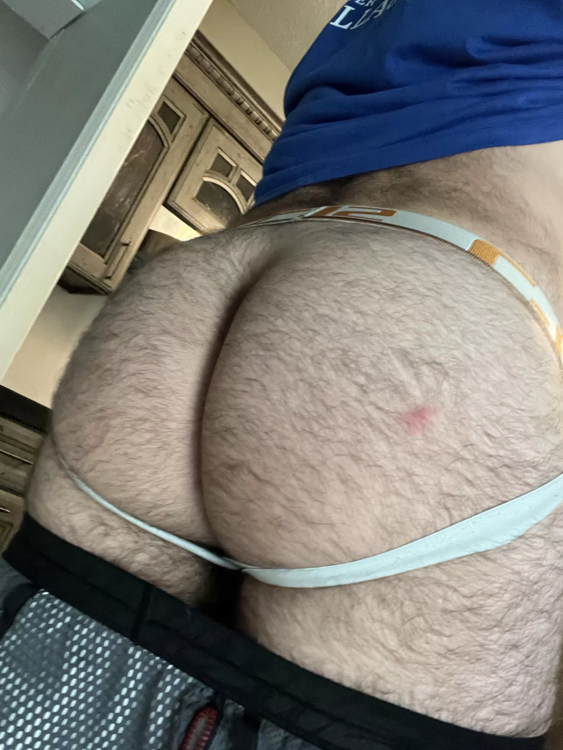 Need someone to spread these cheeks 🍆💦