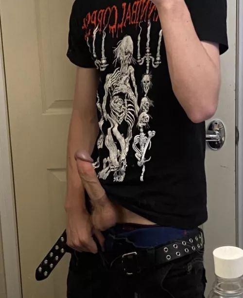 New to Reddit. How my 18yo metal head cock? DMs open