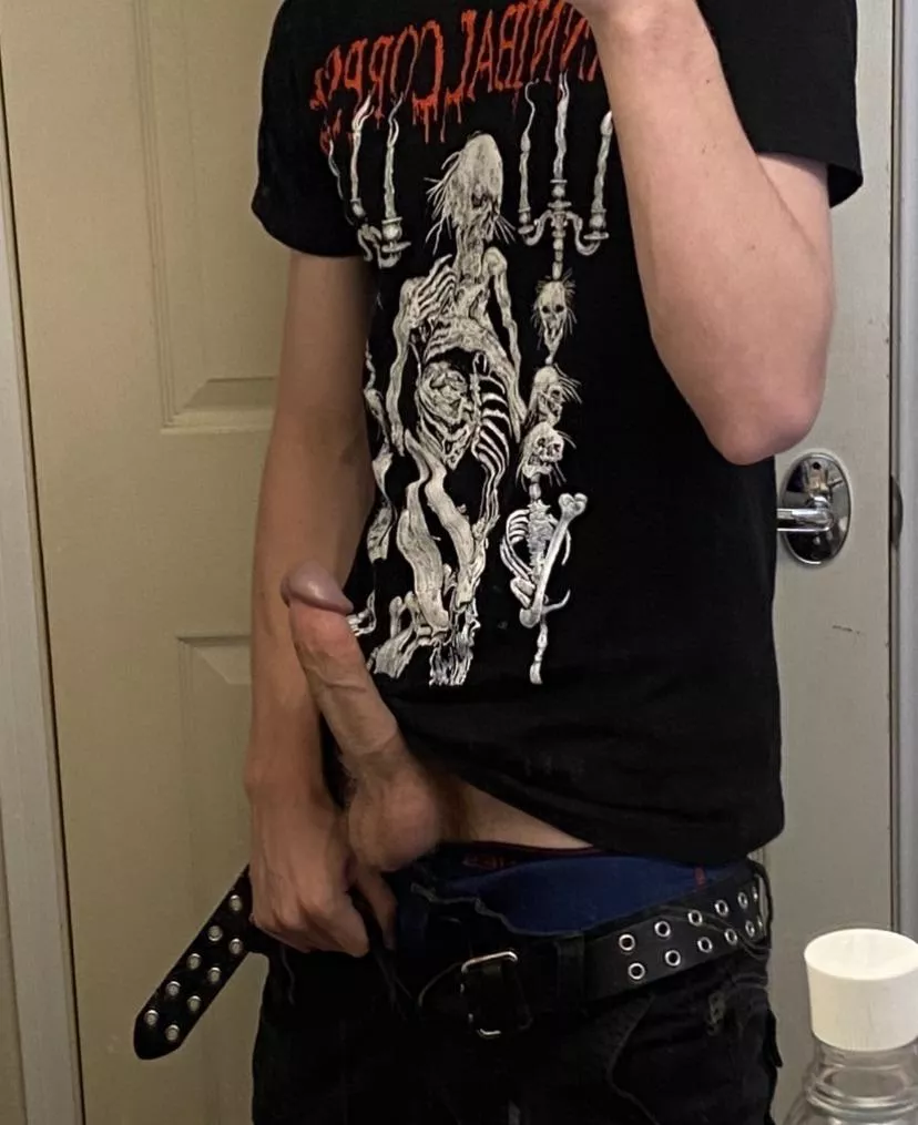 New to Reddit. How my 18yo metal head cock? DMs open