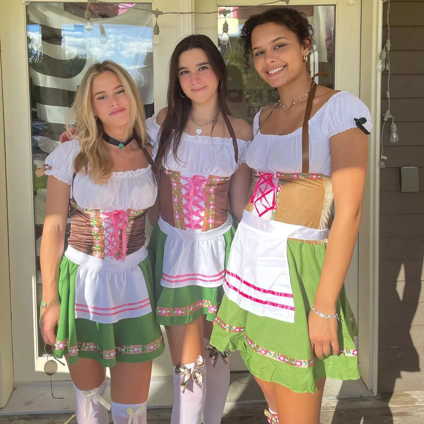 Oktoberfest frauleins