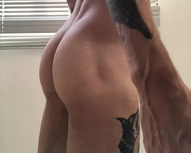 someone to lick my brazilian ass