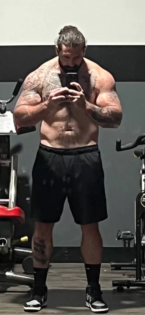 Starting to love my body more 💕