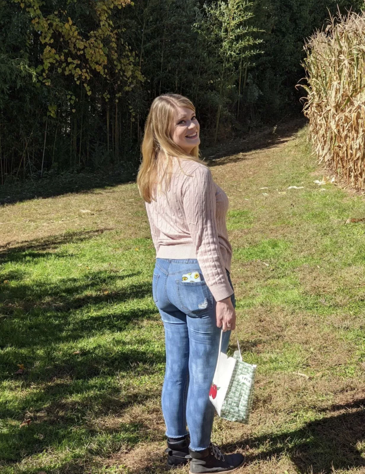 trading my wife must verify Kik green8796