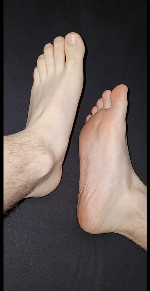 wanna worship each other's feet? 🦶🏻
