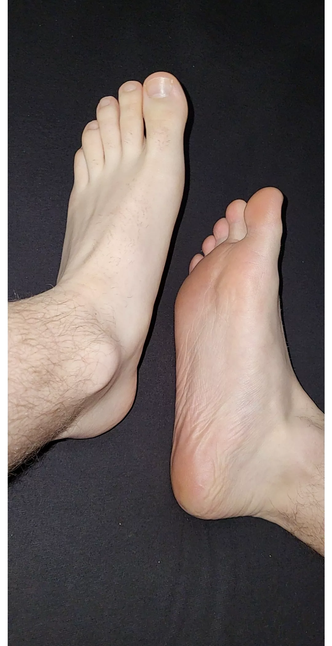 wanna worship each other's feet? 🦶🏻