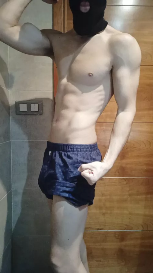 Would tighter underwear look better?