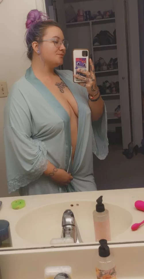 would you mind if I slipped out of my robe?