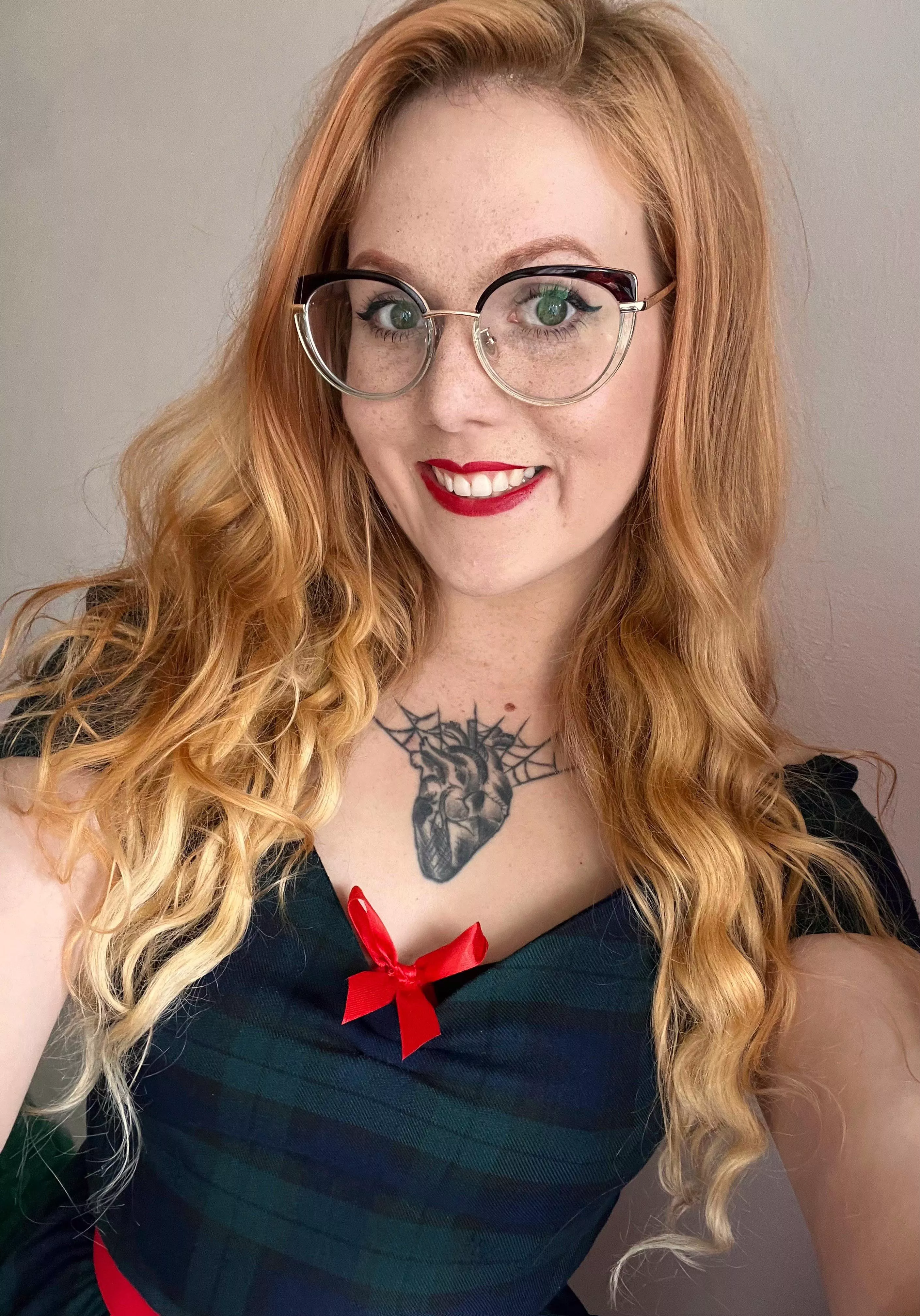 Would you take me on a date? 🤔🦊