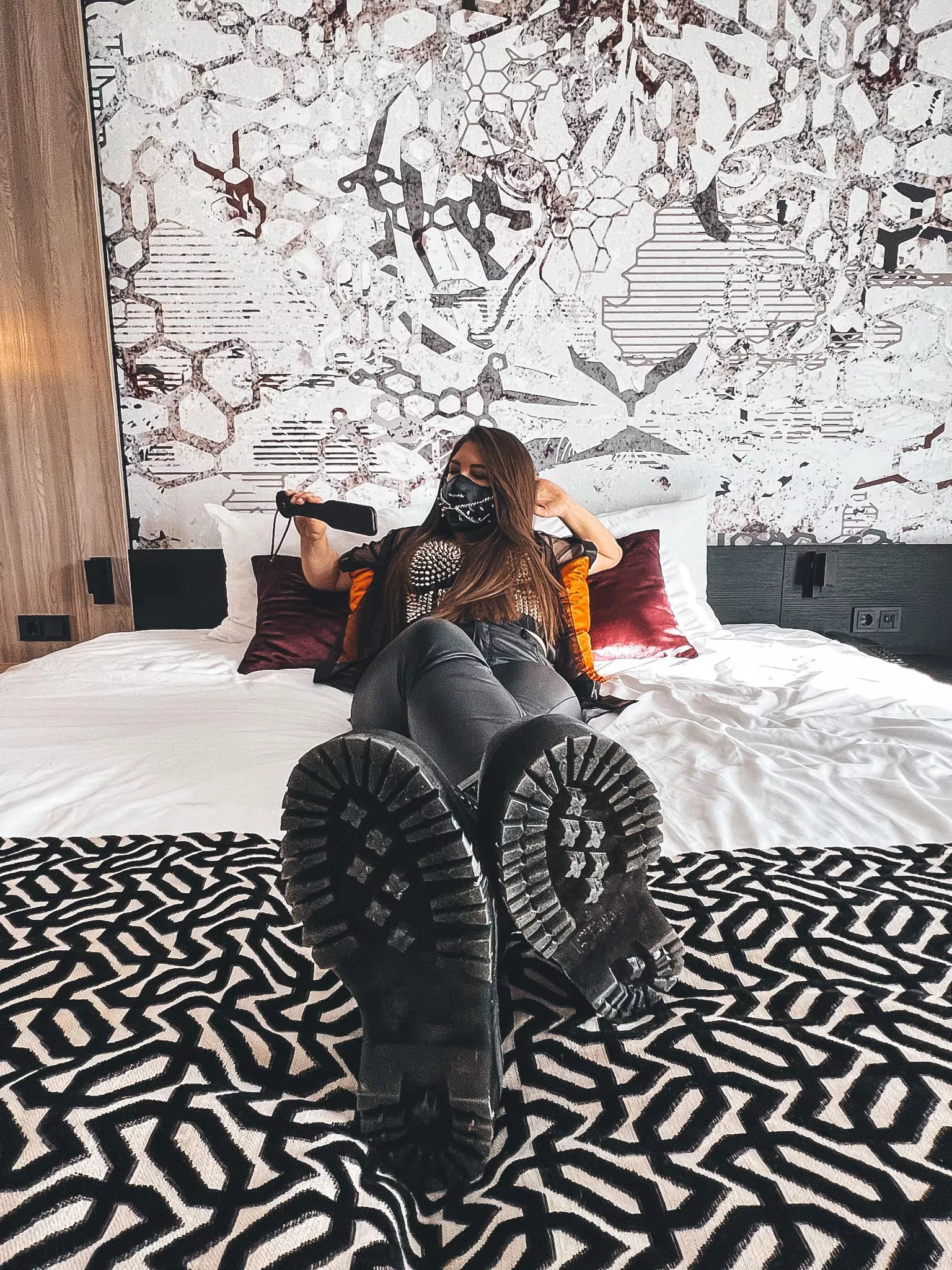 You’re meant to serve. That’s all. You answer with „Yes Mistress“.