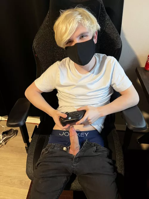 (18) Will you give me head under the desk while I play MW2?