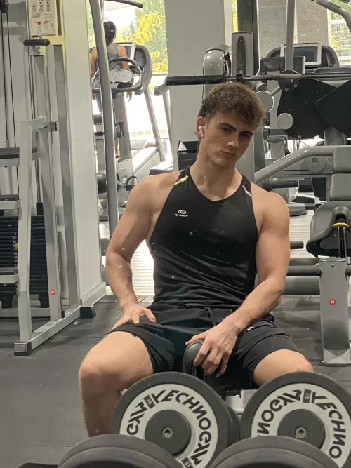 [19] Looking for a gymbro😈