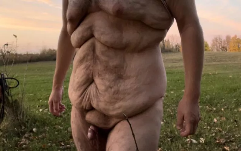 (26M, 255 lbs, 6’, L(G)BTQ+) My body after losing 160 pounds. I hate it but I’m proud of my progress.