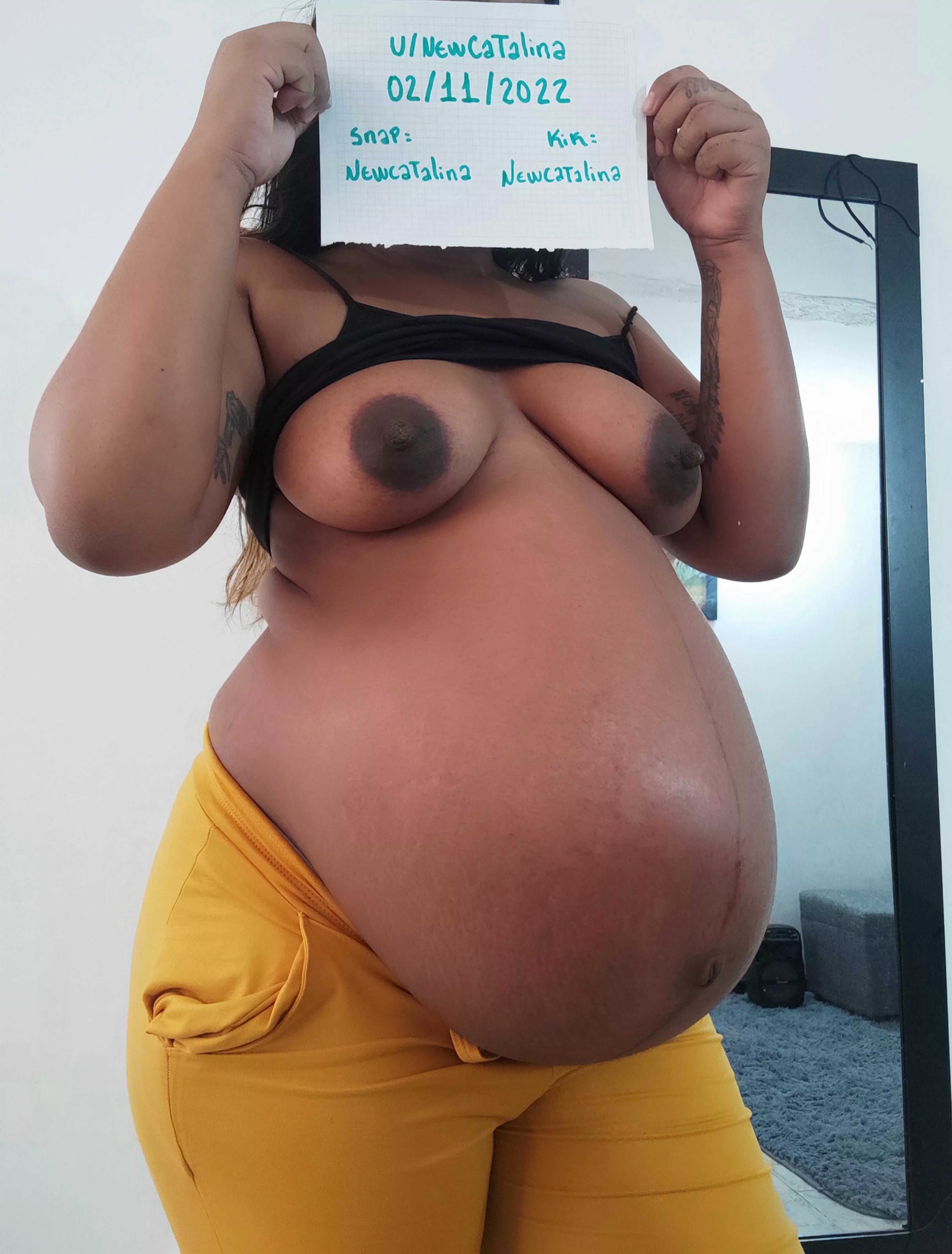 32 weeks, pregnancy has me very hot