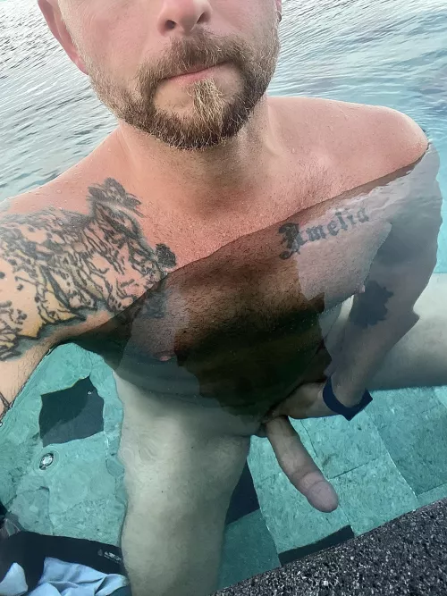 [38] Join me in the private infinity pool. 😉