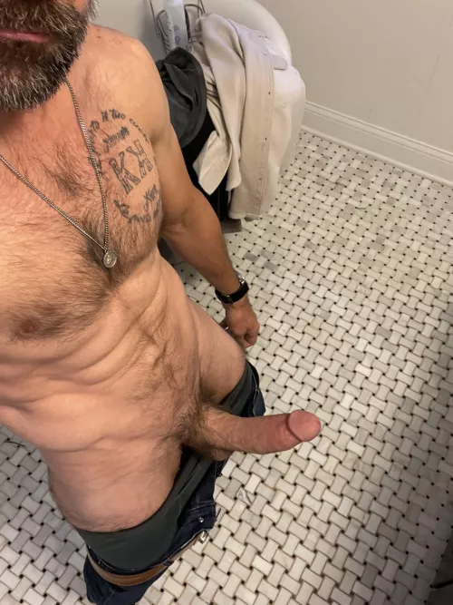 [40] Dilf seeking sexy Milf