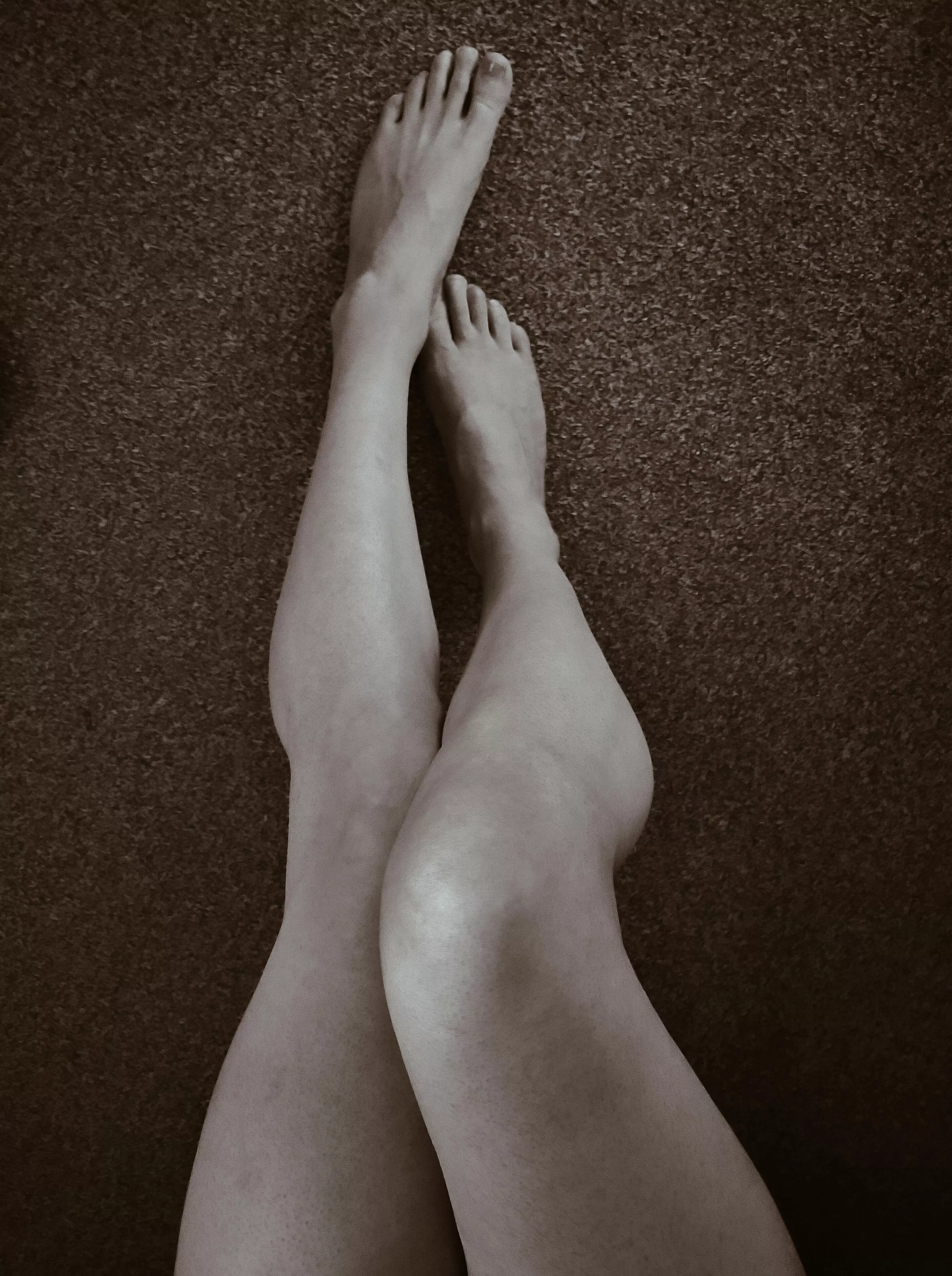 a few filters makes a darker pic of my little legs pop