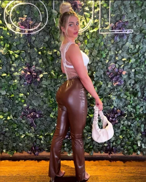 Ana in tight leather