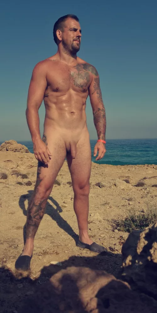 anyone in the SE of England? could do with some nudist friends