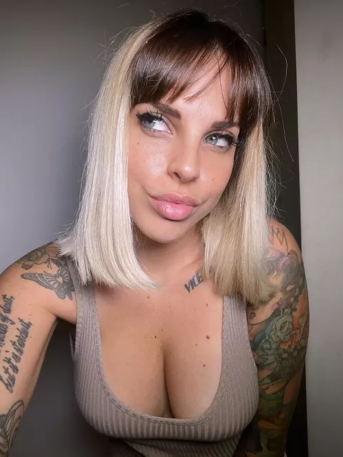 Can I give you a hug pls, happy Thursday