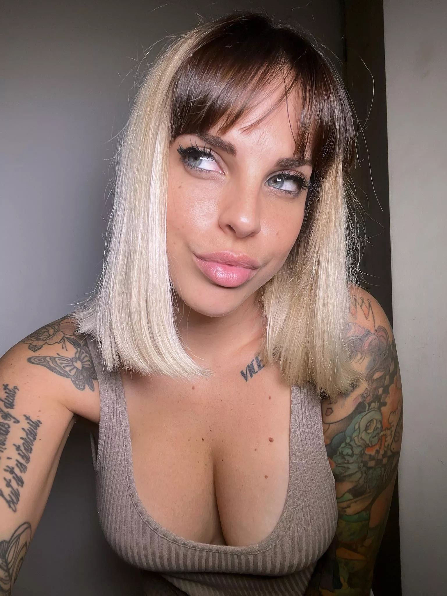 Can I give you a hug pls, happy Thursday