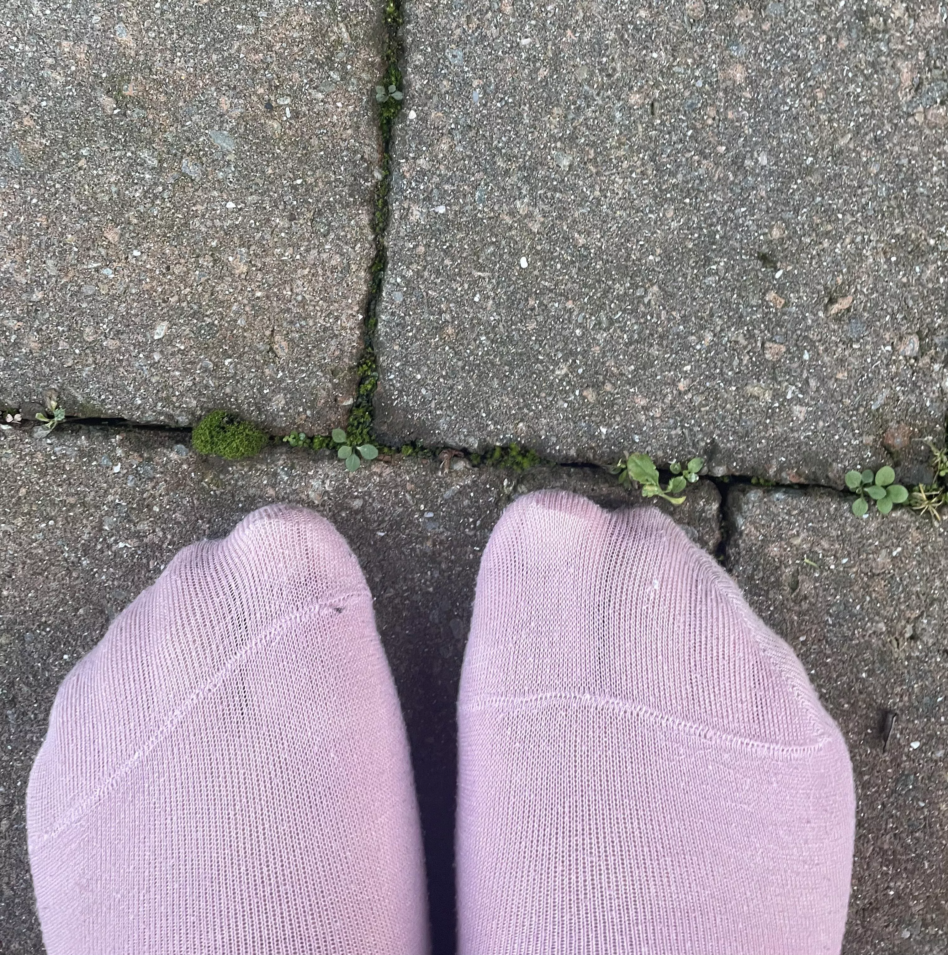 Can you see my toes?