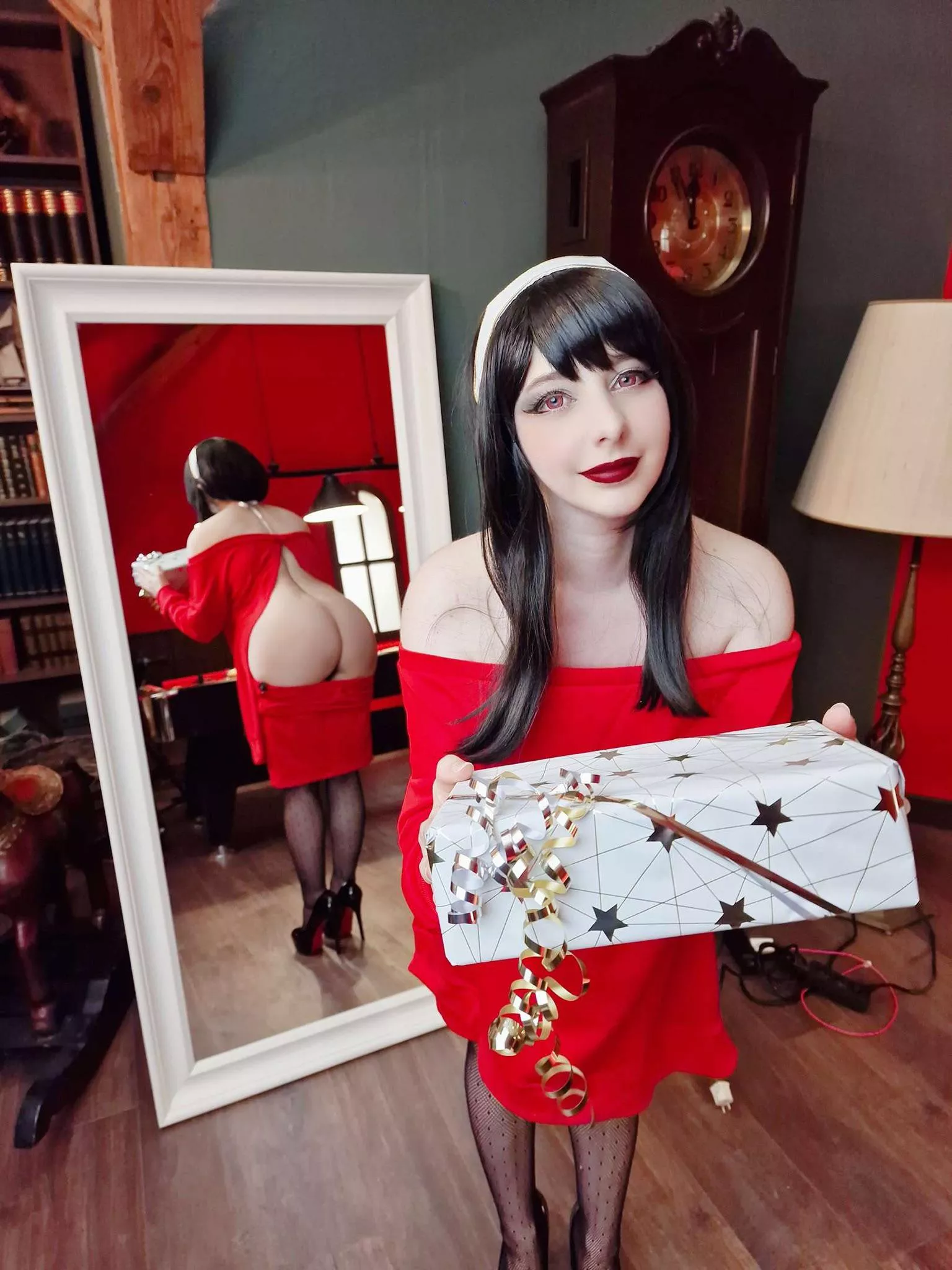 Christmas Yor Forger (Spy x Family) by Mikomi Hokina