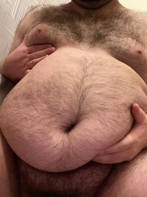 Could you handle all this weight on you? When I start you won’t be able to push me off until I fill you up 🥵