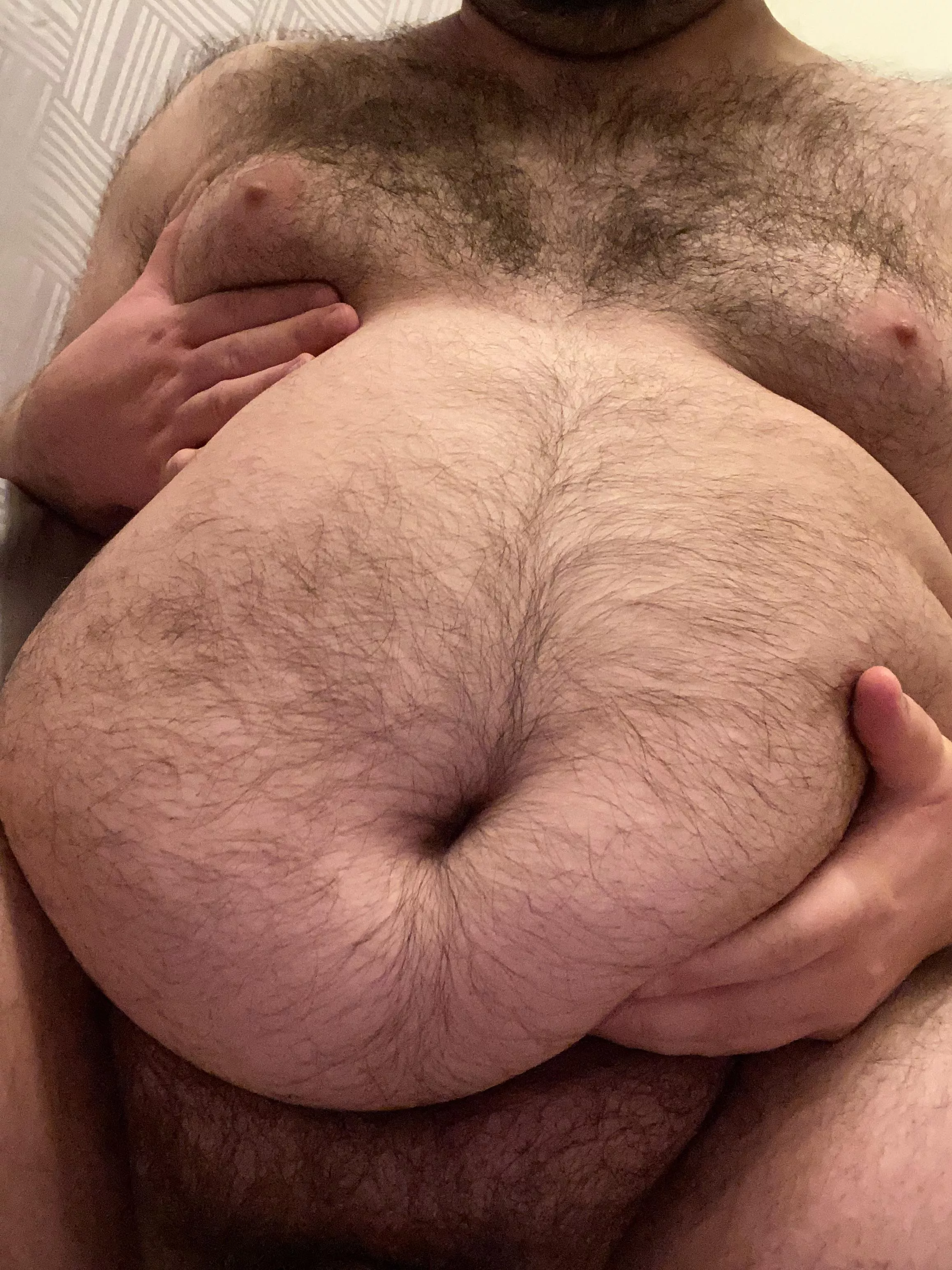 Could you handle all this weight on you? When I start you won’t be able to push me off until I fill you up 🥵