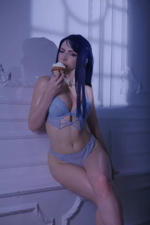 Cupcake eating a cupcake. But which cupcake do YOU want to eat? (by soracle)