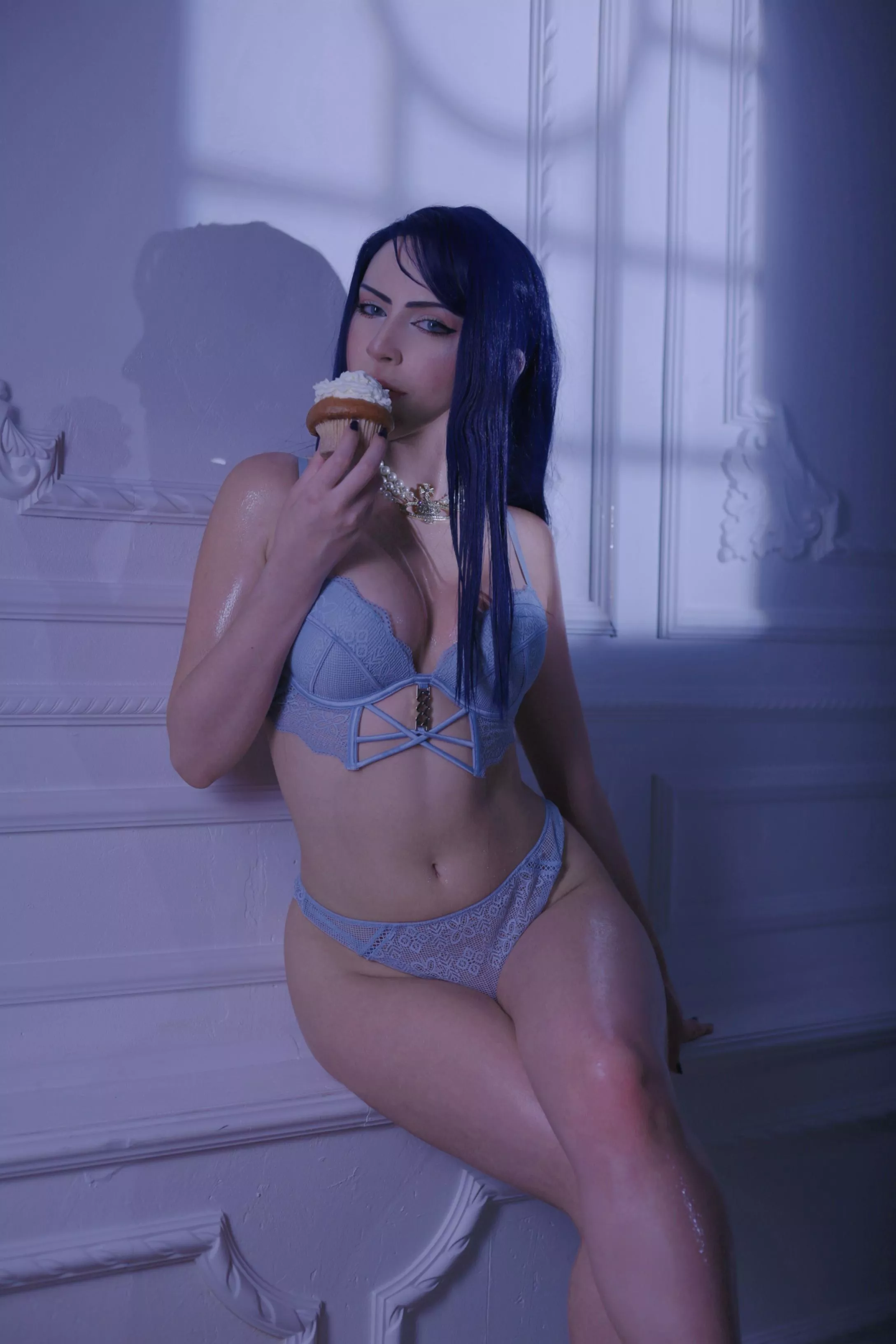 Cupcake eating a cupcake. But which cupcake do YOU want to eat? (by soracle)