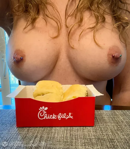 Delicious pieces of Heaven… Yummy! (=^•^=) [f]